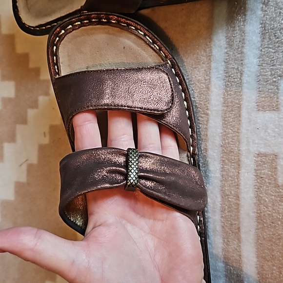 Alegria sandals velcro closure. Very cute sz 8 - Picture 2 of 9